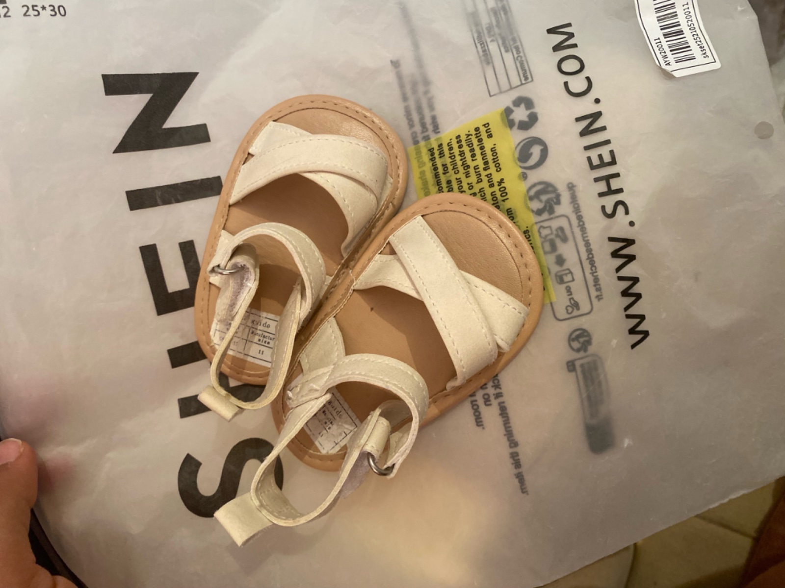 Deux sandales shein 6/9 