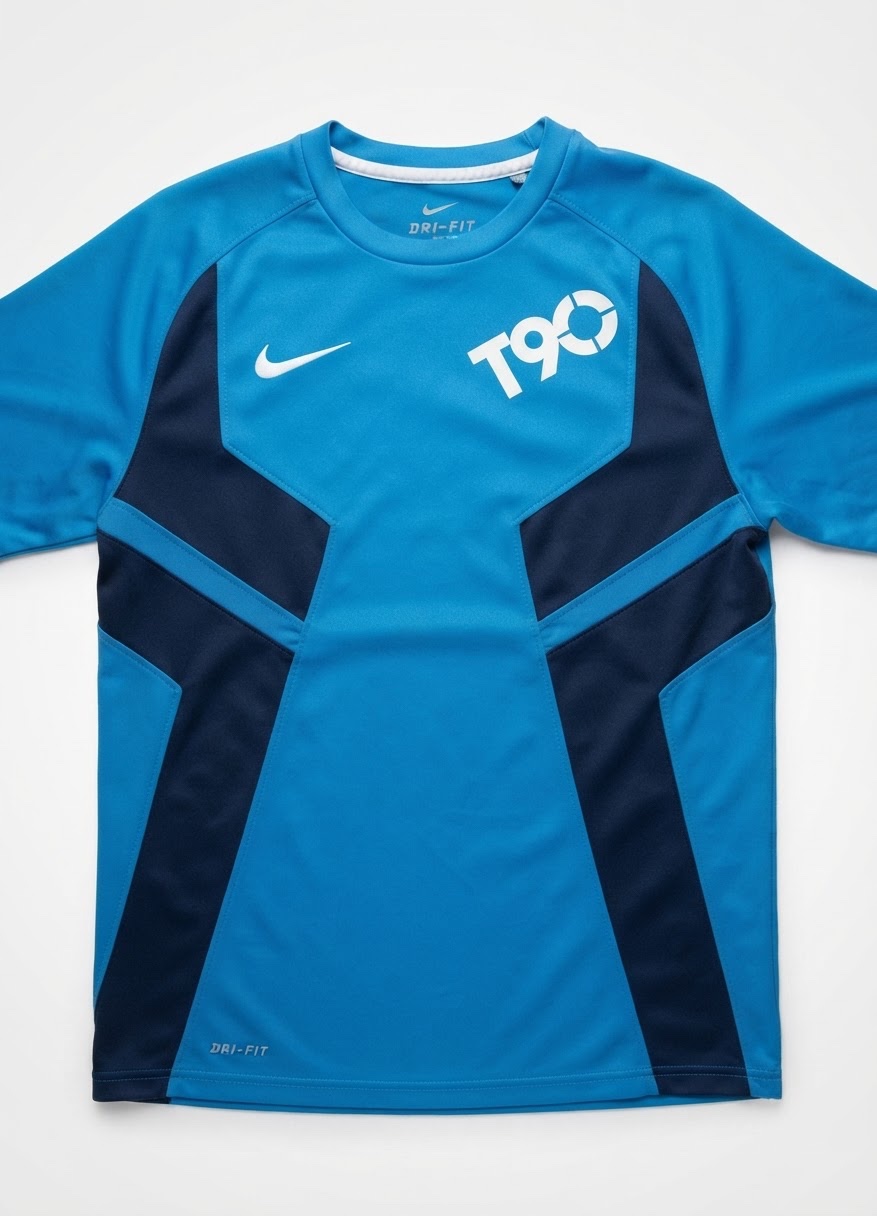 VINTAGE 2010 NIKE TOTAL 90 SOCCER