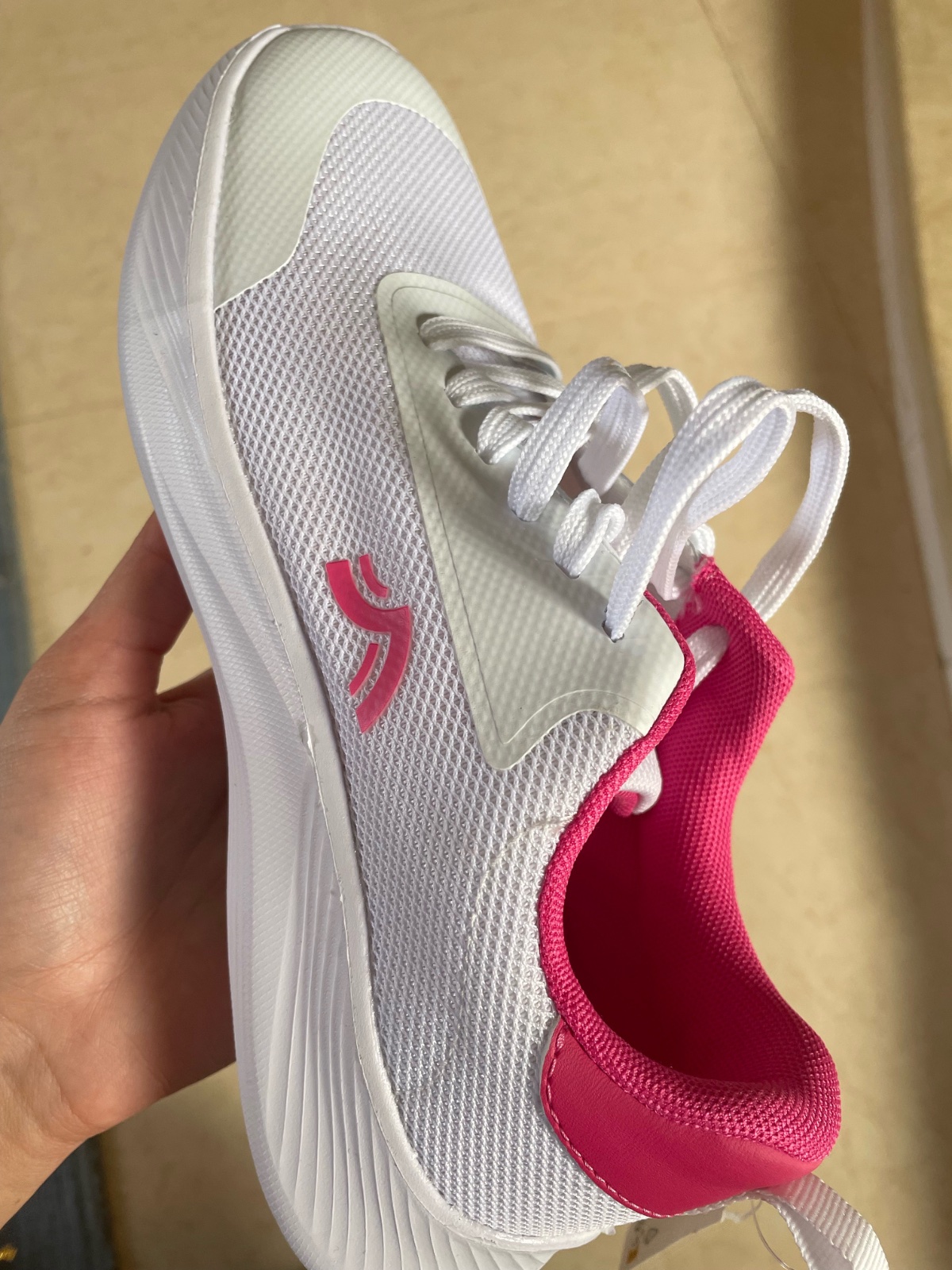 Basket rose etat neuf