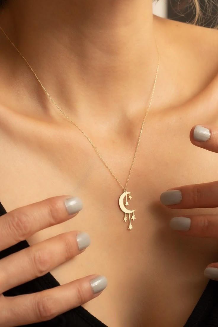 ✨ مش مجرّد Collier… قطعة تحكي على أناقتك 🌙✨
