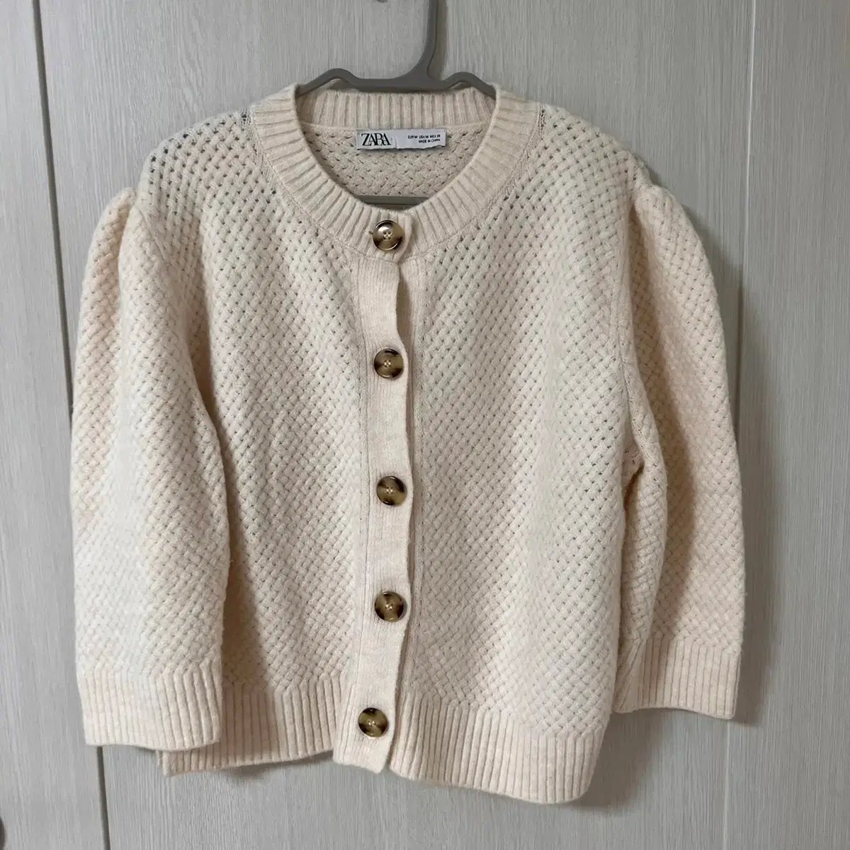 Cardigan Zara crème à manches bouffantes 