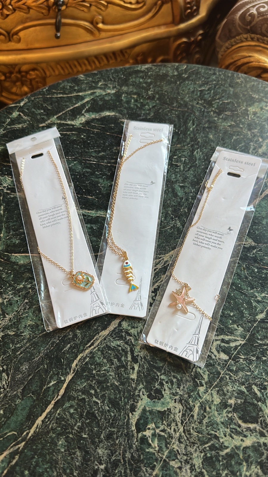 Lot: 3 coliers