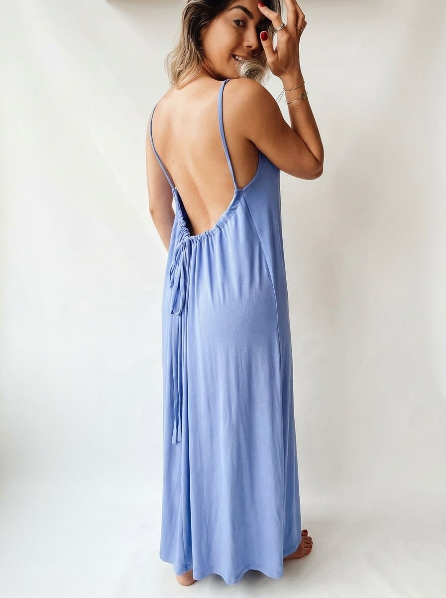 La robe parfaite pour vos journées ensoleillées ✨ Sublime robe d'été, parfaite pour une journée plage ou un verre au bord de l'eau. Sa coupe fluide s'adapte à toutes les morphologies.  Taille : Unis pour tous les tailles   