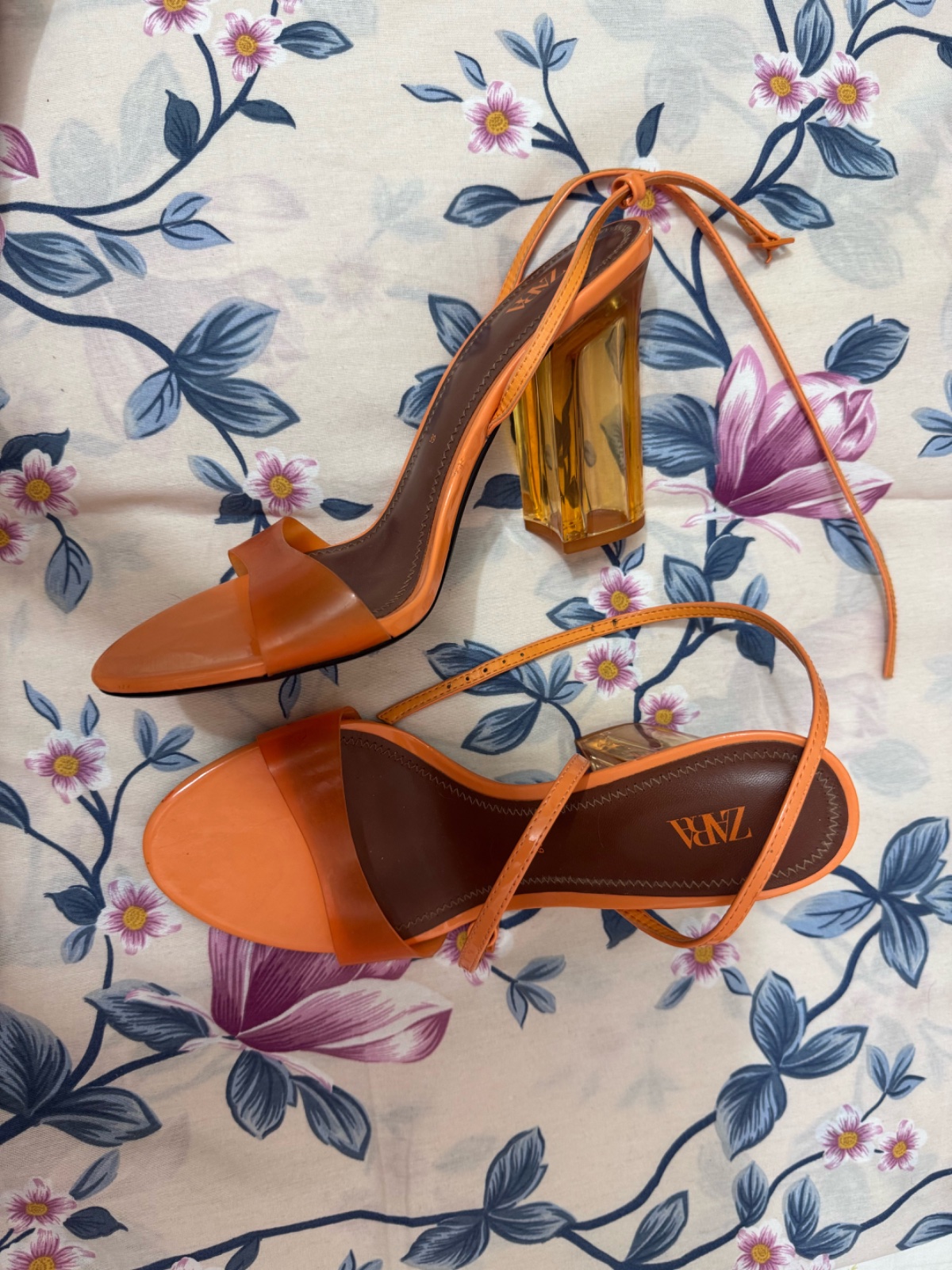 Sandales à talon zara 