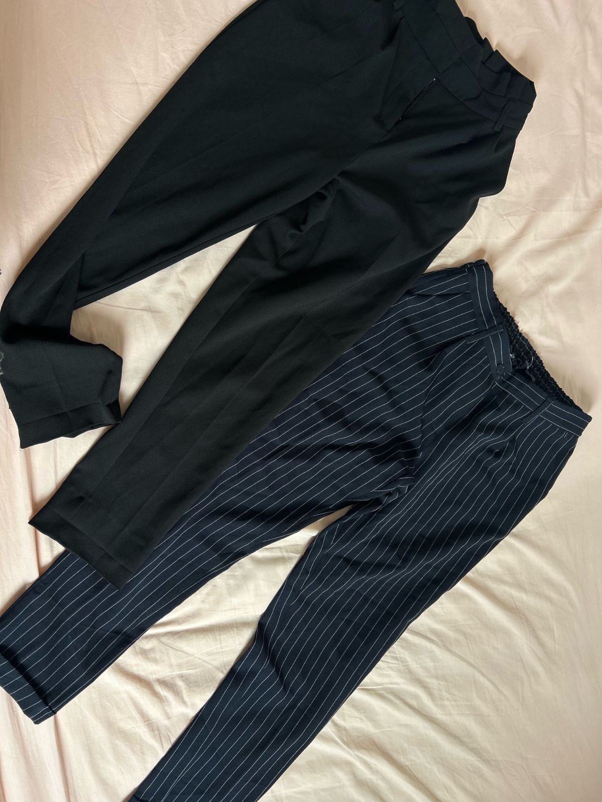 2 pantalons en tissu pour un quotidien 