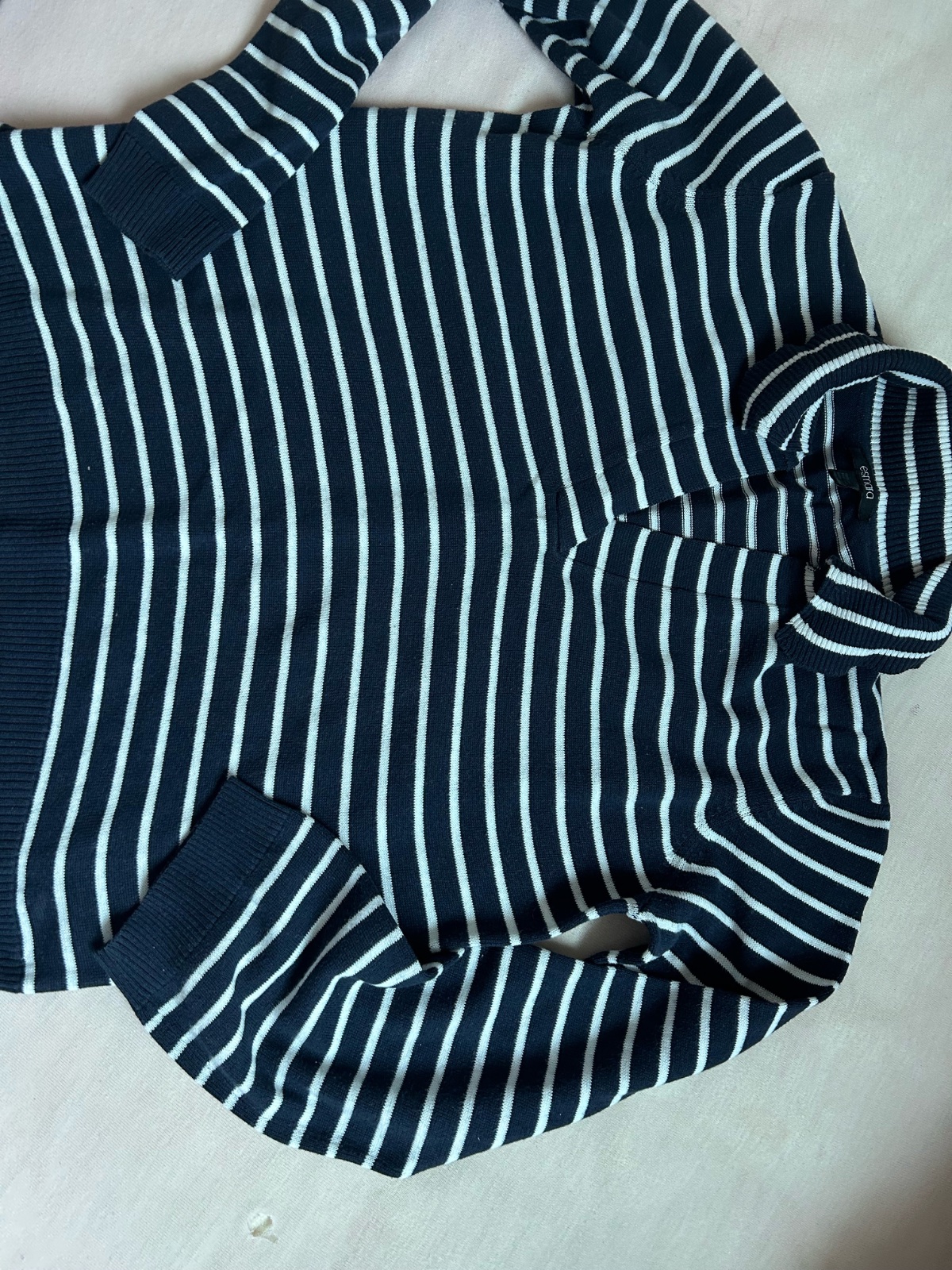 Pull rayé bleu marine et blanc 💙 