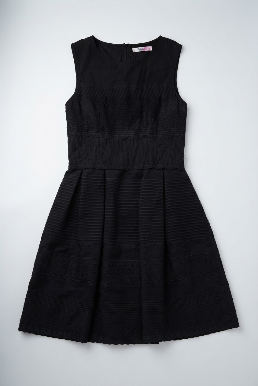 Robe noir simple