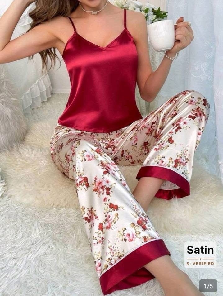 Pyjamas satinee fleurie en promo❤️