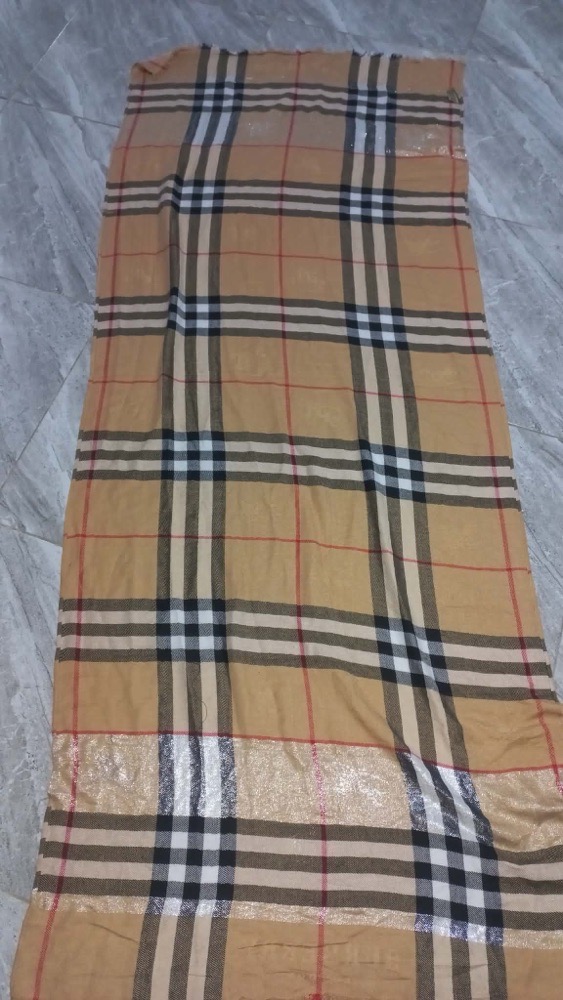 Burberry scraf