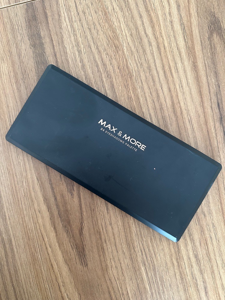 Palette Max and More jamais utilisée 