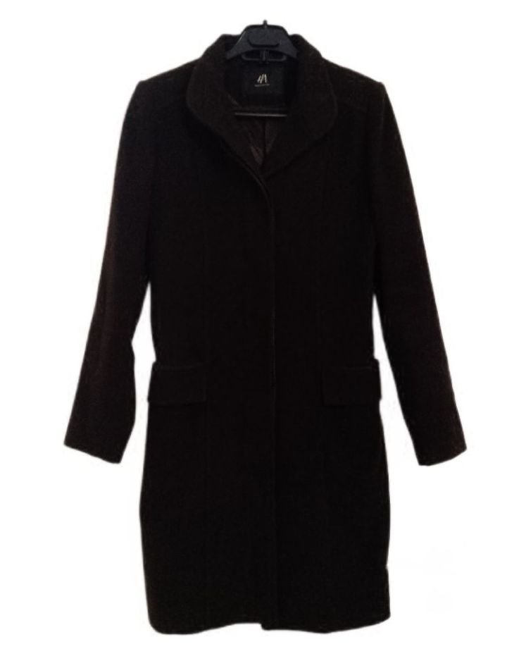 Un manteau marron longue neuve