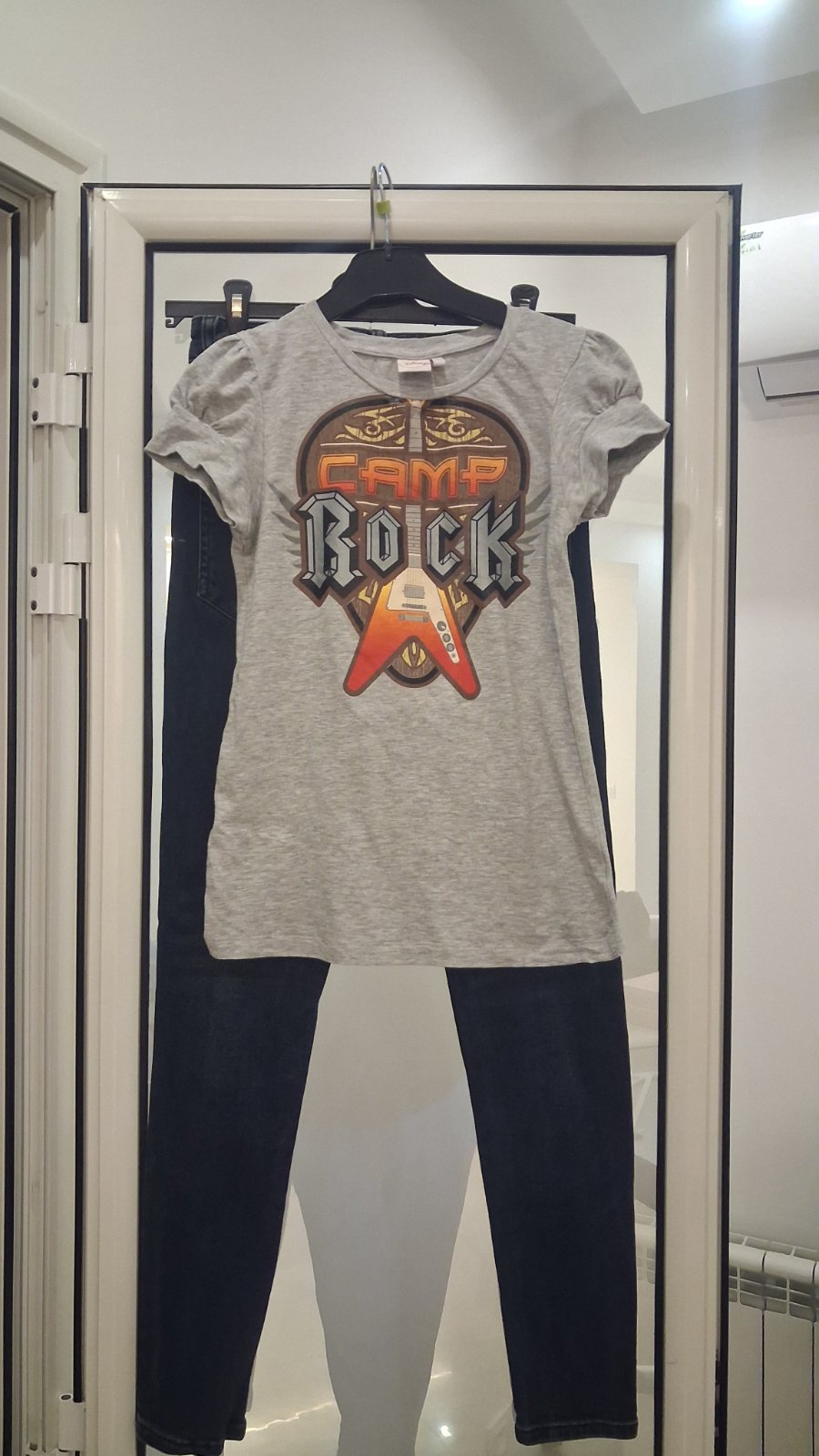 Tenue pantalon jean et pull