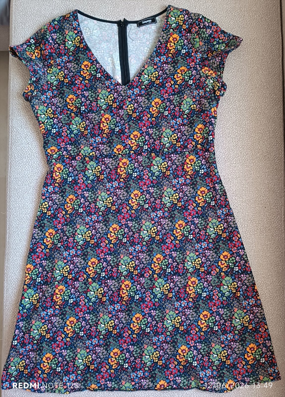 Trés belle robe fleurie 