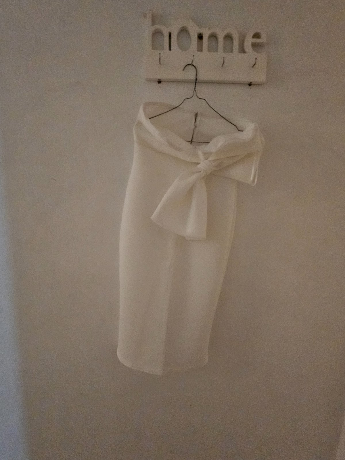 🤍✨ À VENDRE – ROBE BLANCHE BUSTIER ÉLÉGANTE