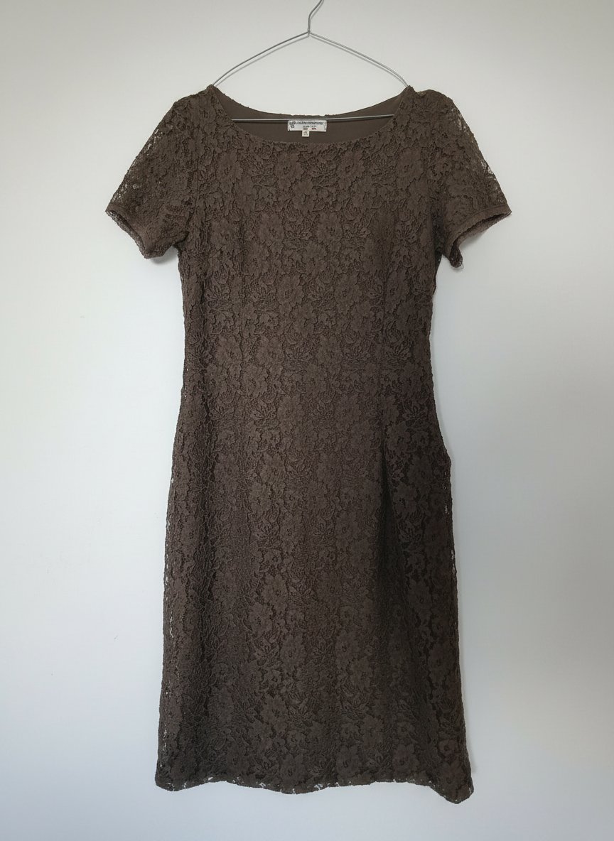  Robe en dentelle marron