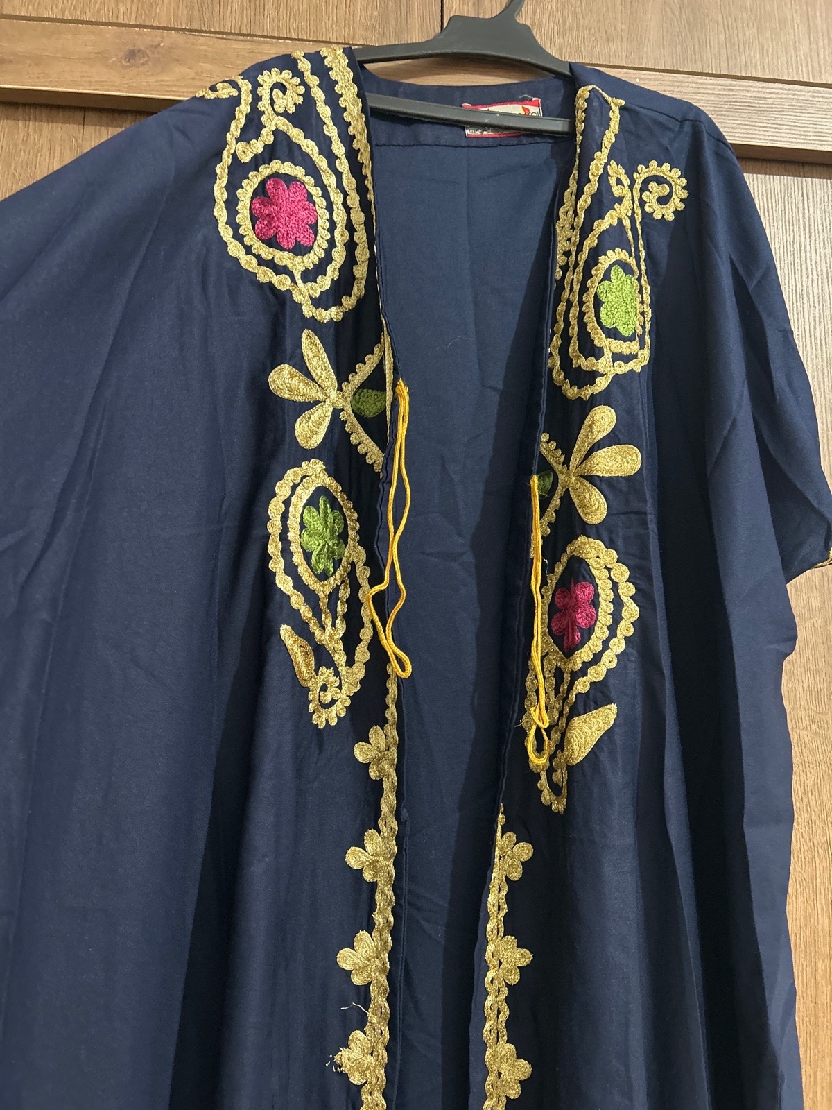 Abaya bleu marine matiére fluide jamais portée