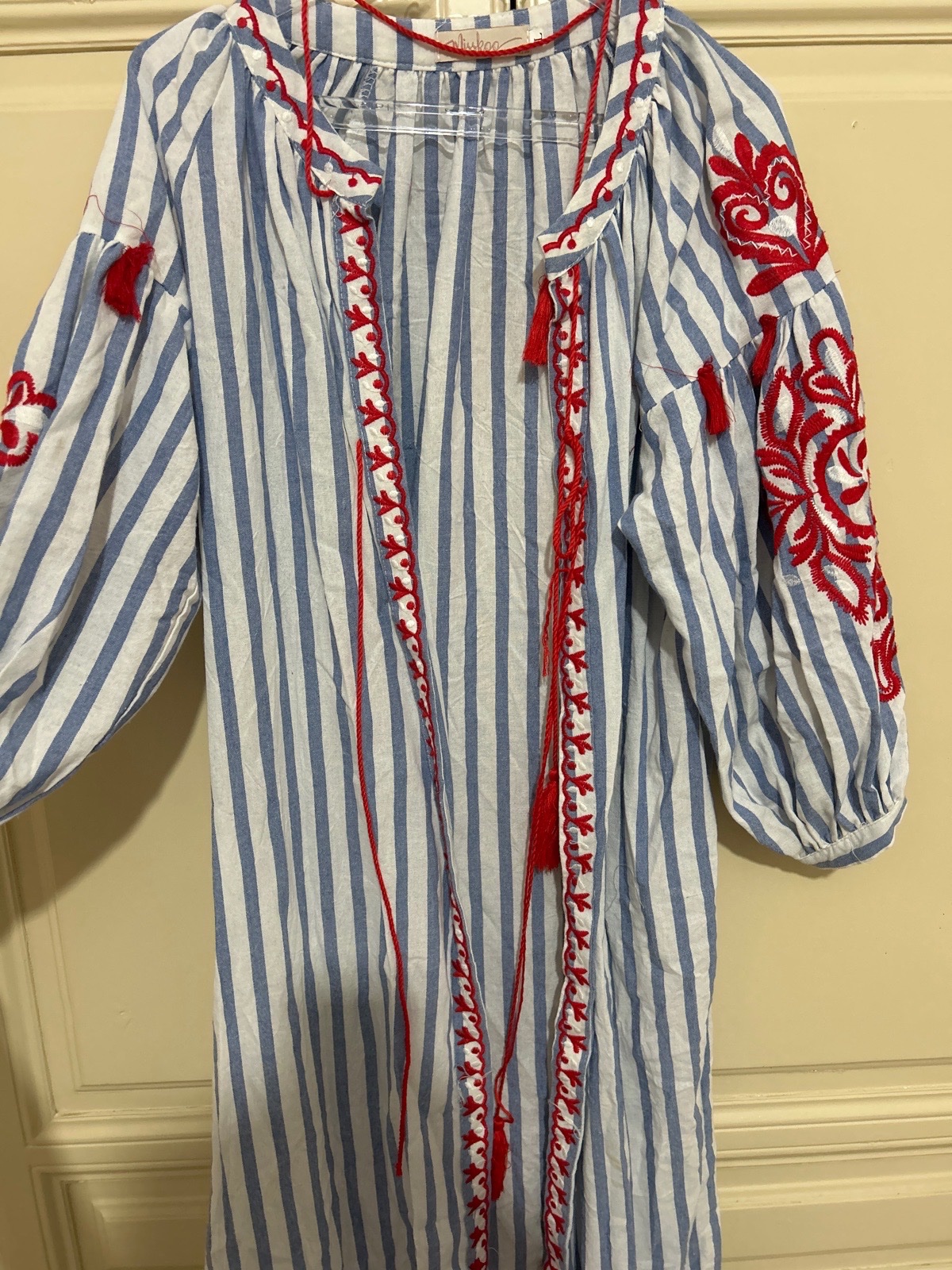 Kimono riée bleu et balnc avec une trés belle touche en rouge