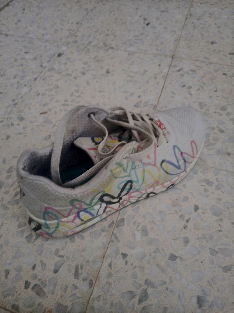Skechers UNO - Spread the Love