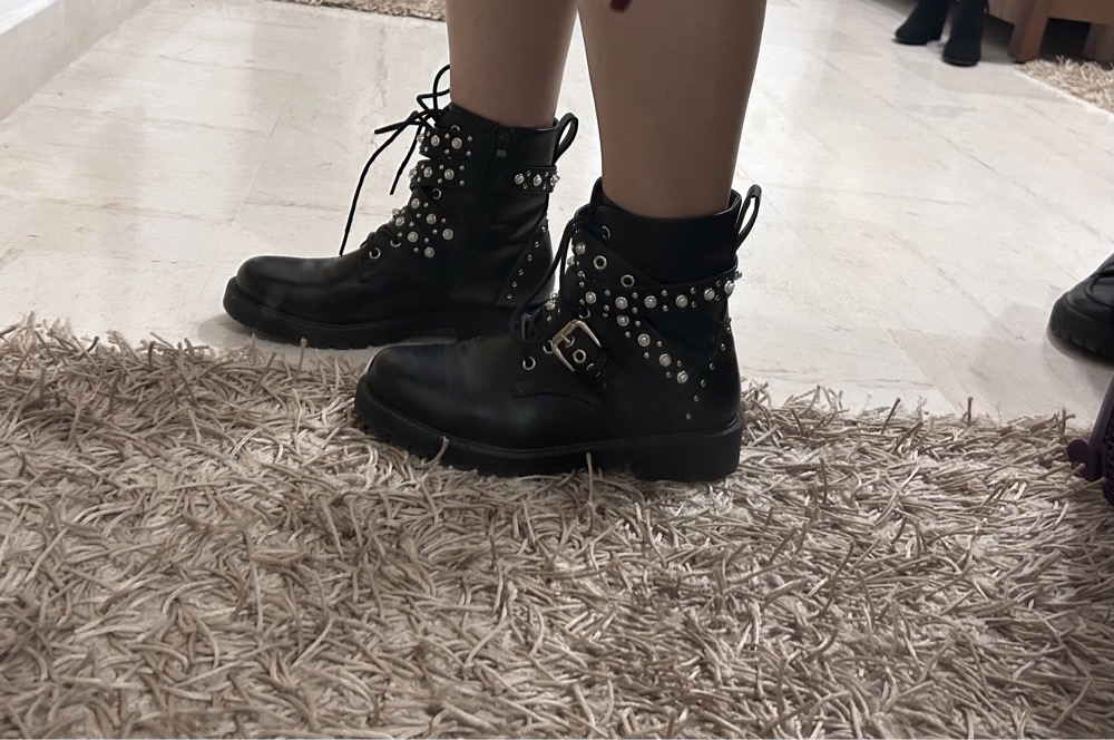 Bottines Noir perlées✨