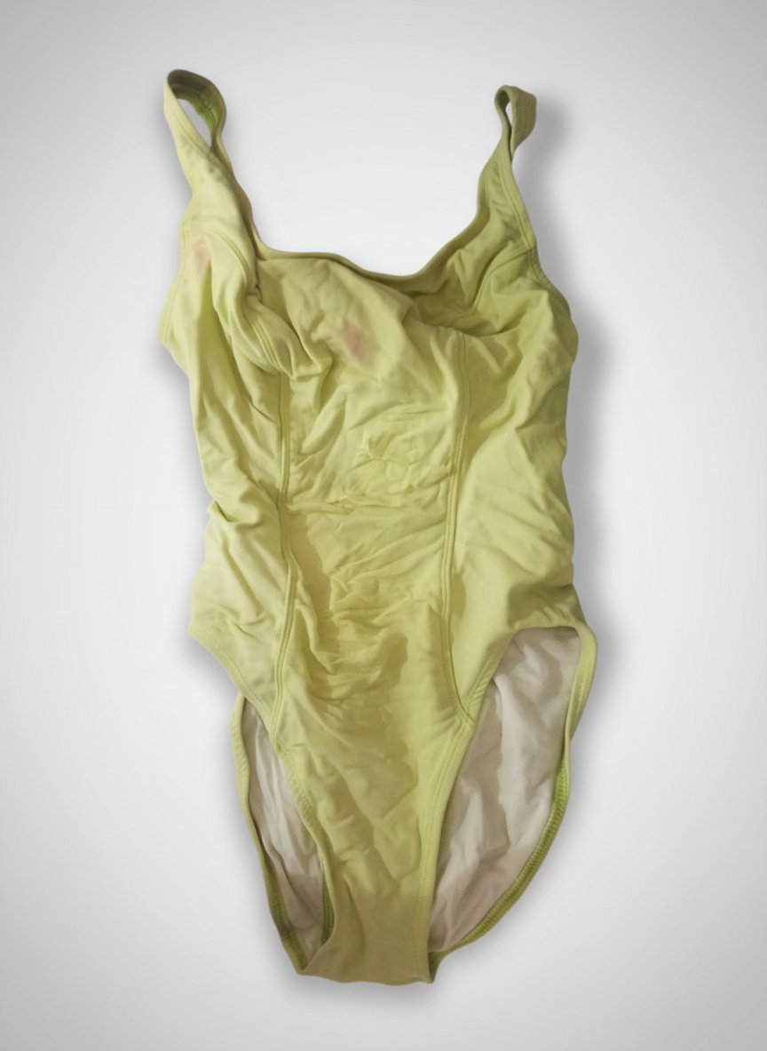 Maillot vert fih tache barka rose mush beyna