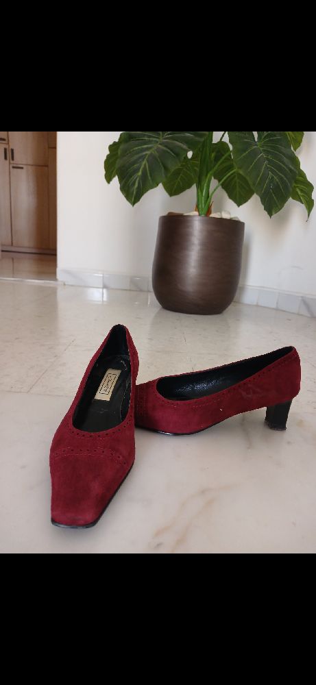 Chaussures en daims/ cuir rouge bordeaux P37 💥💥💥