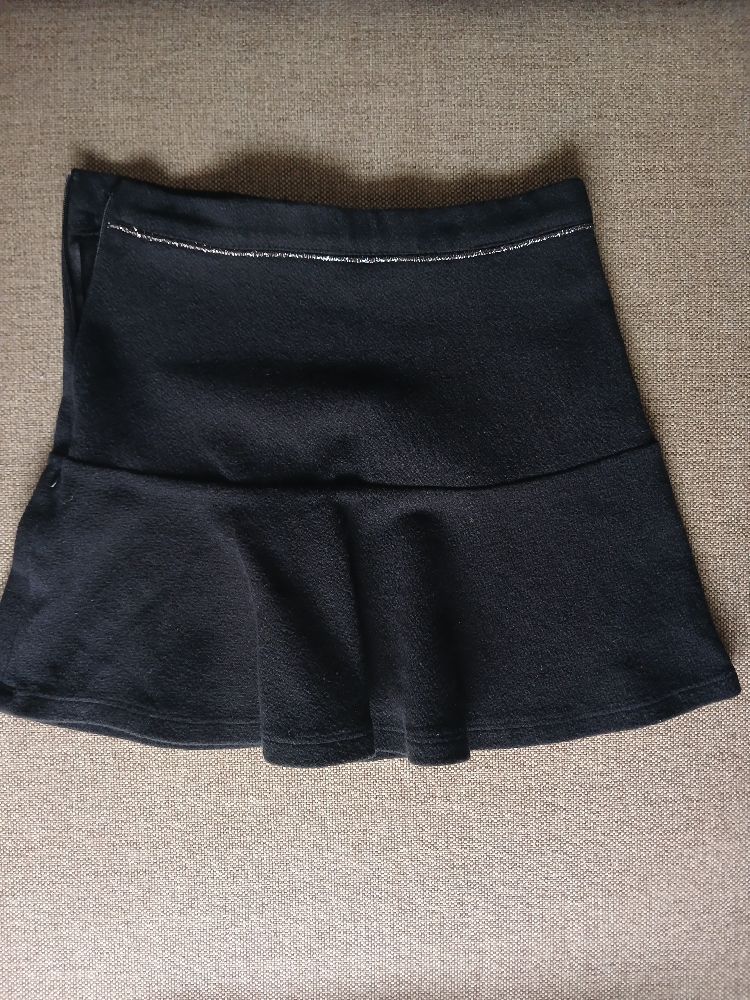🌟💥jupe noire KIABI pour filles 8ans + une jupe offerte 💥🌟 