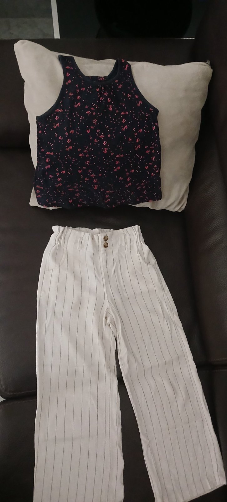 🌻💞🌼Pantalon large KIABI pour filles 7ans avec un top en cadeau 🎁💞🌻 