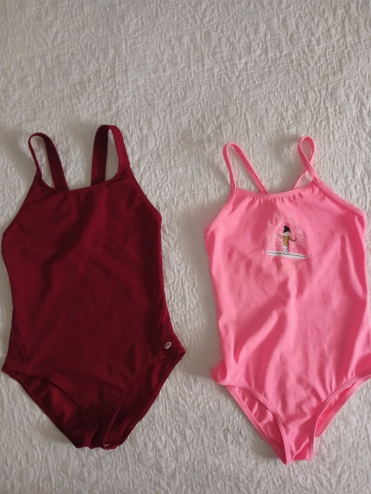 🧜‍♀️🧜‍♂️💞 Lot 2 maillots pour filles 7/8ans 🧜‍♂️🧜‍♀️💞
