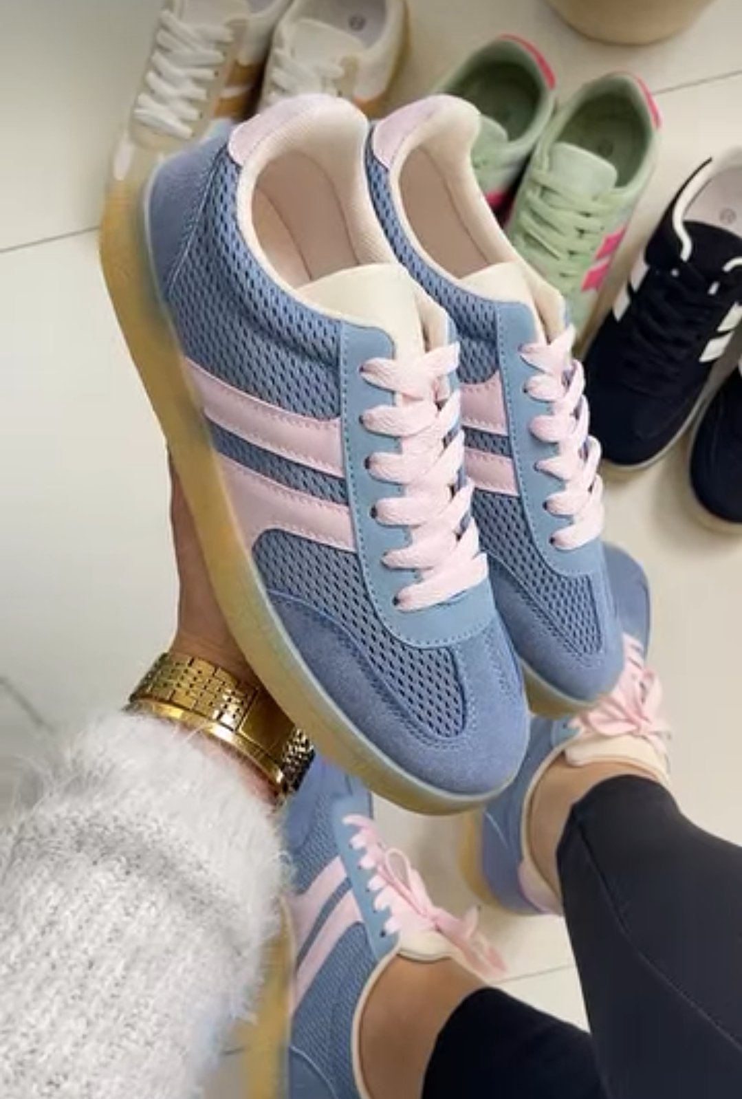 Basket bleu ciel et rose pointure 37 
