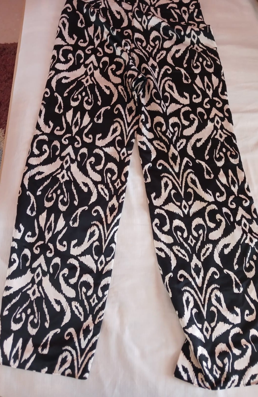 Pantalon noir et blanc mango 