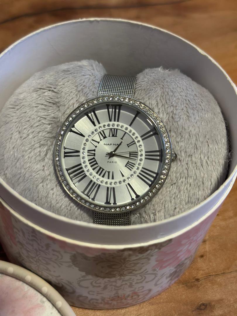 Une montre poure femmes 