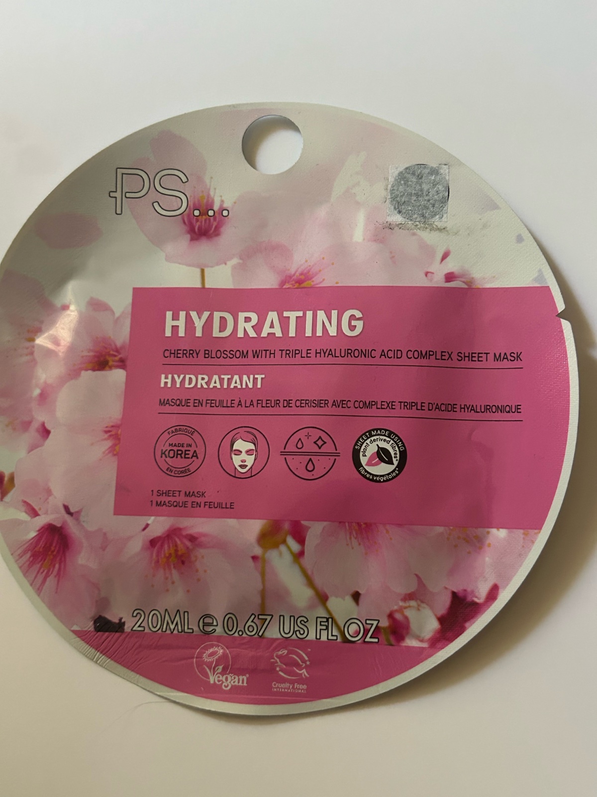 Hydrating sheet mask with triple hyaluronic acid