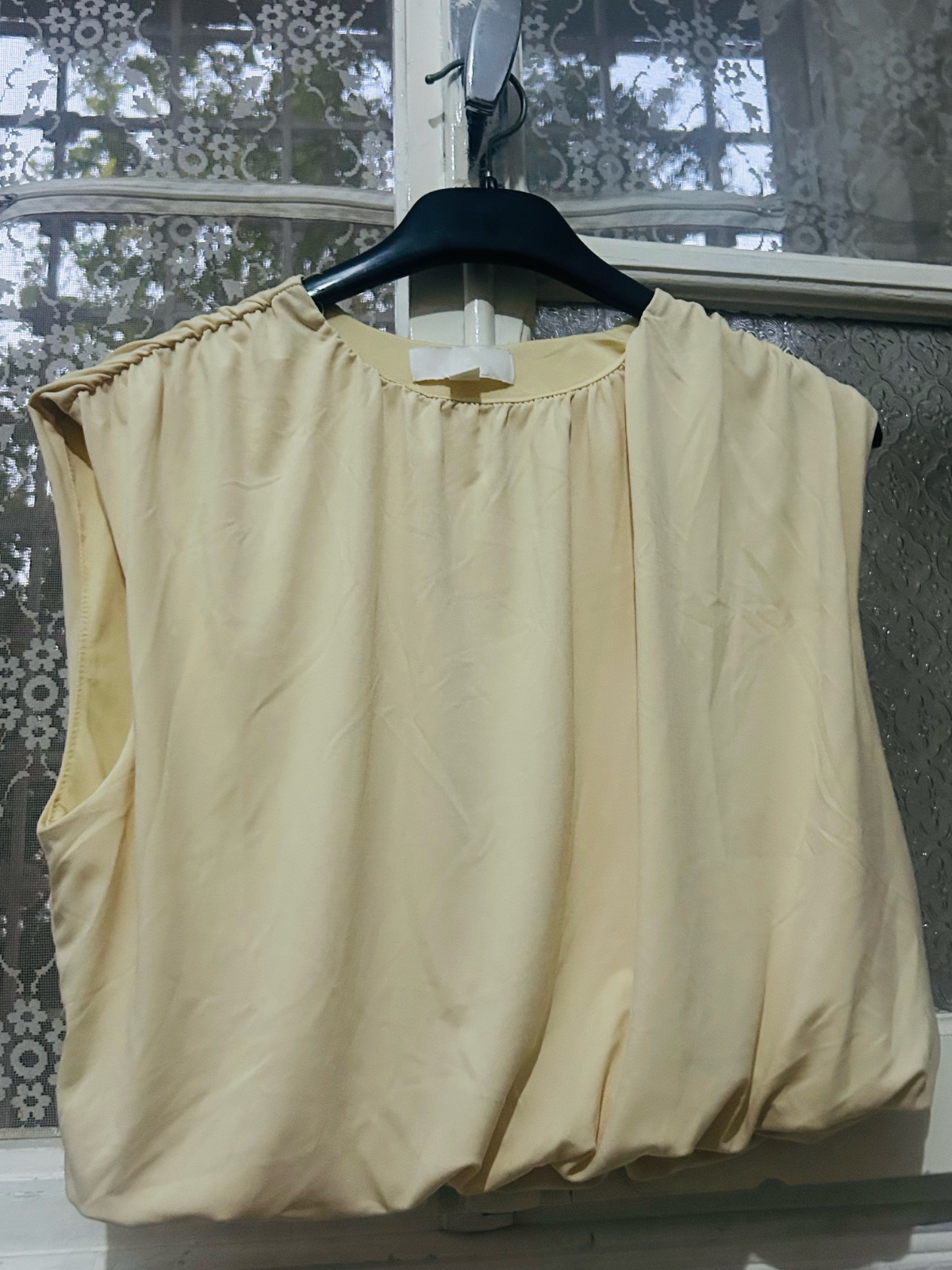 Top H&M butter yellow