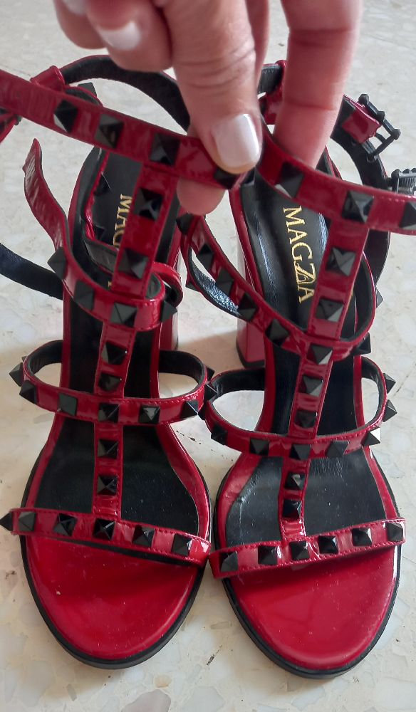 Sandales à talon modèle ❤️ Valentino ❤️