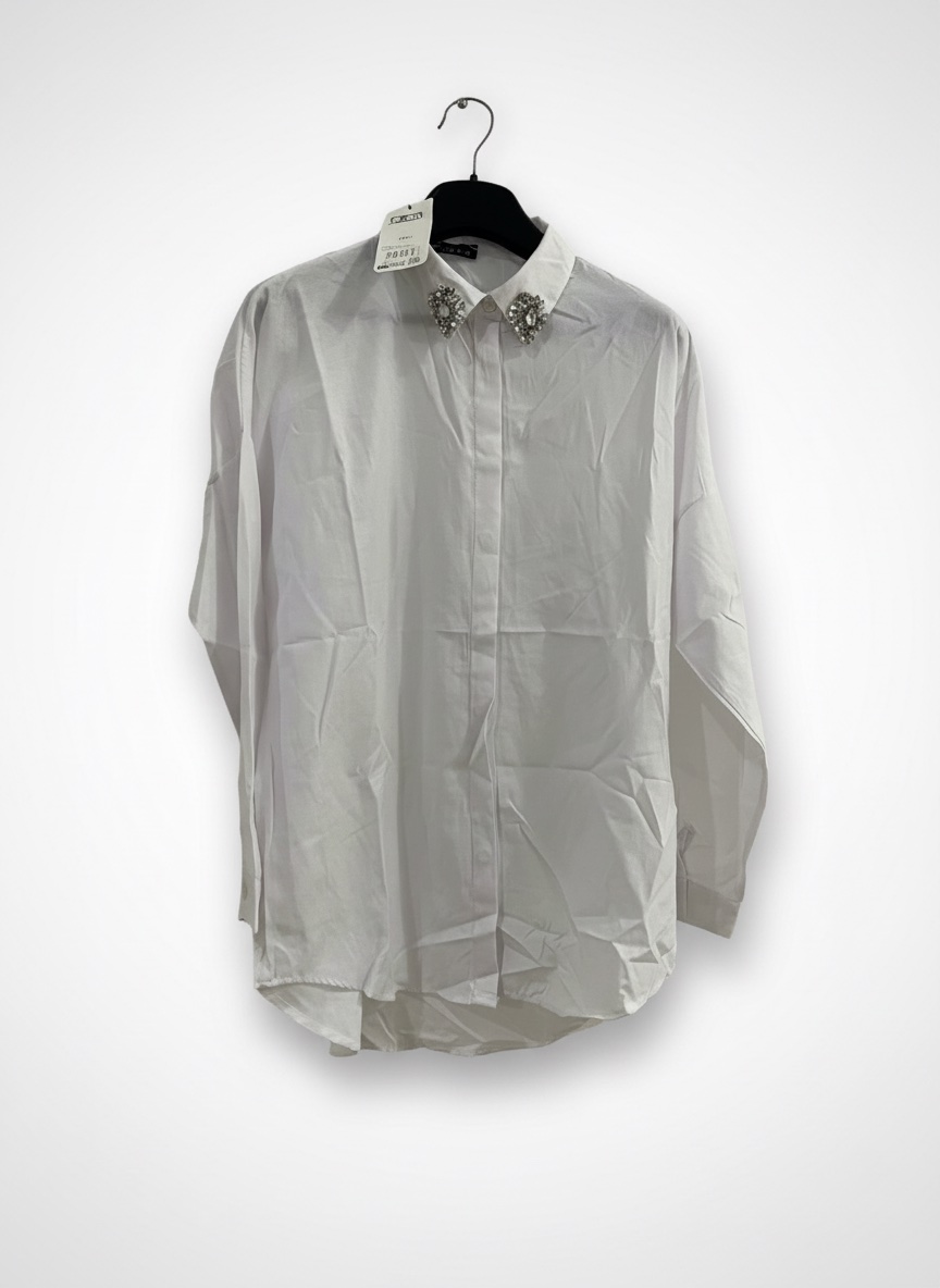 Chemise Blanche Chic avec Col Bijoux 