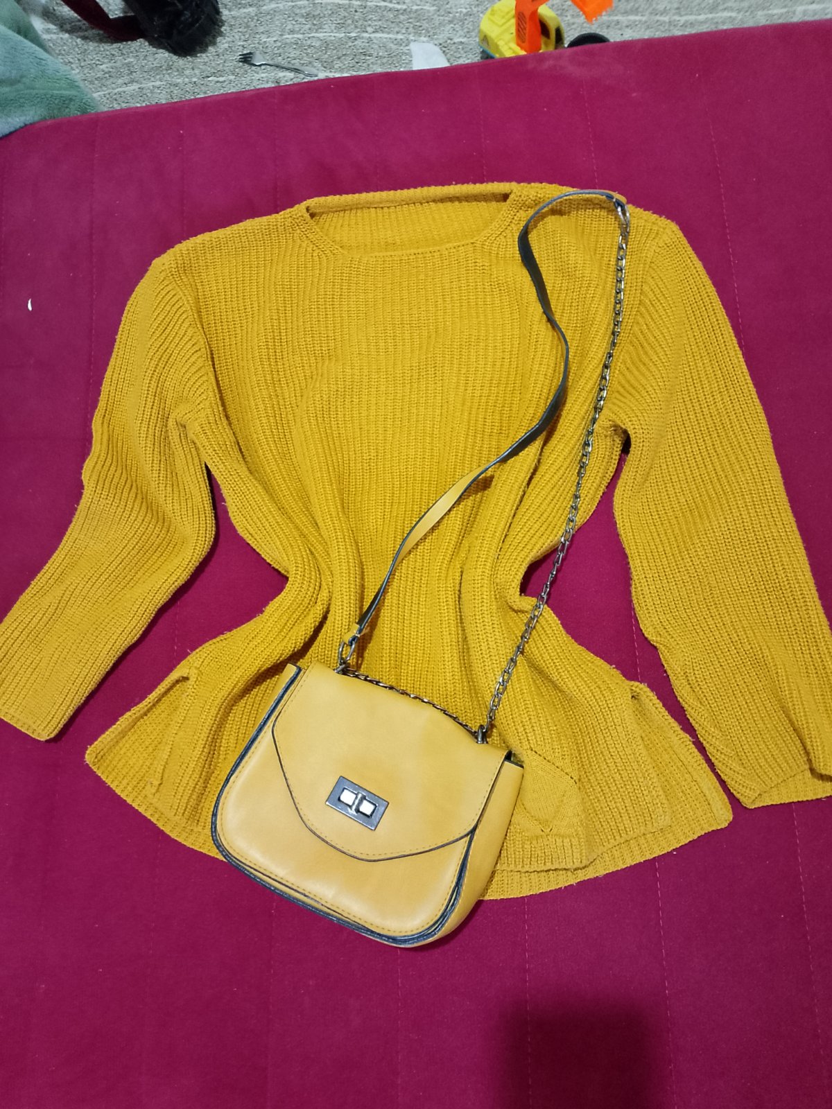 Lot sac + pull moutarde 