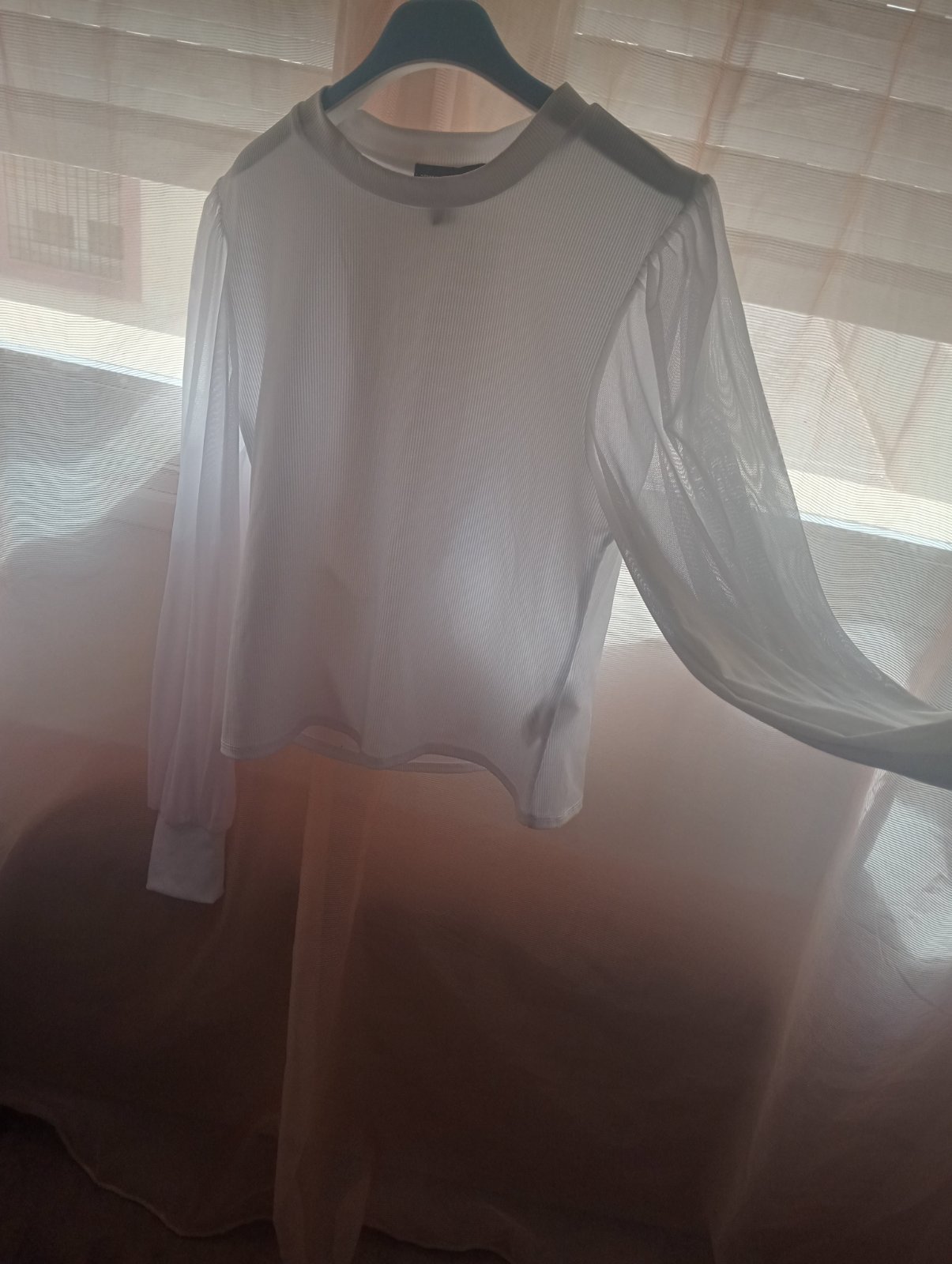 Pull :manches en tulle 