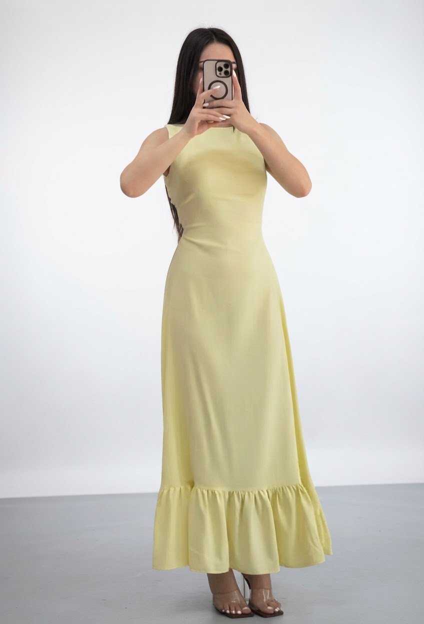 Robe jaune pastel