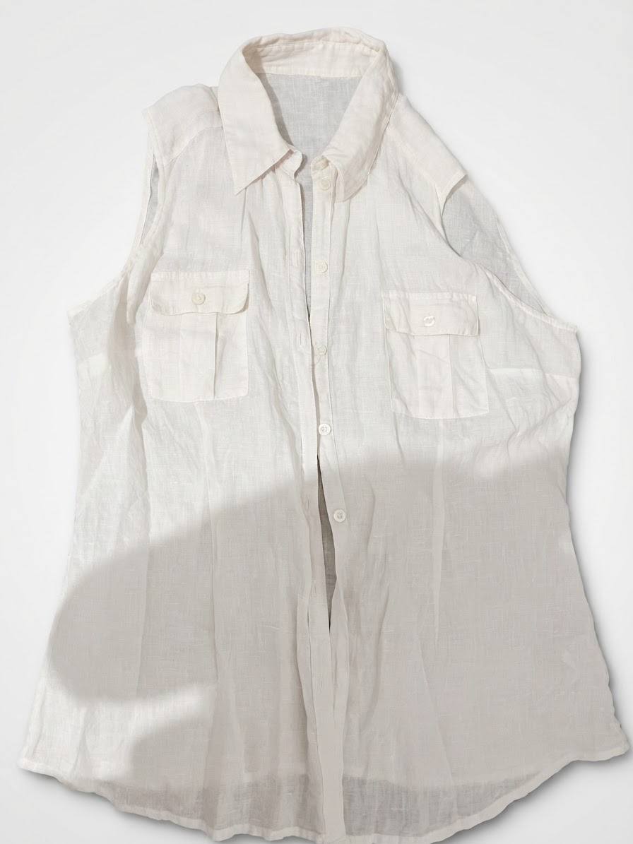 Chemise sans manches en lin blanc cassé à poches