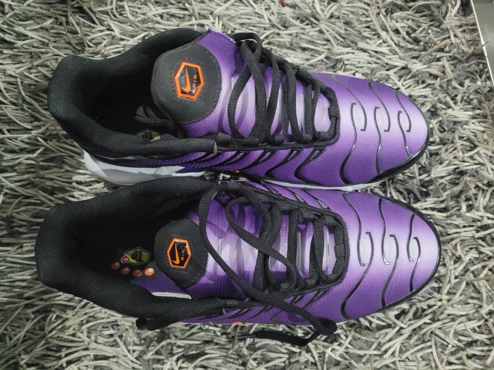 Nike. TN