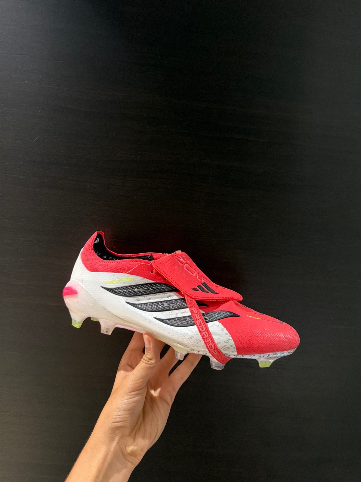 Crampon adidas predator EST 1994 rouge et blanc version élite
