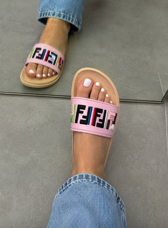 Mule fendi 