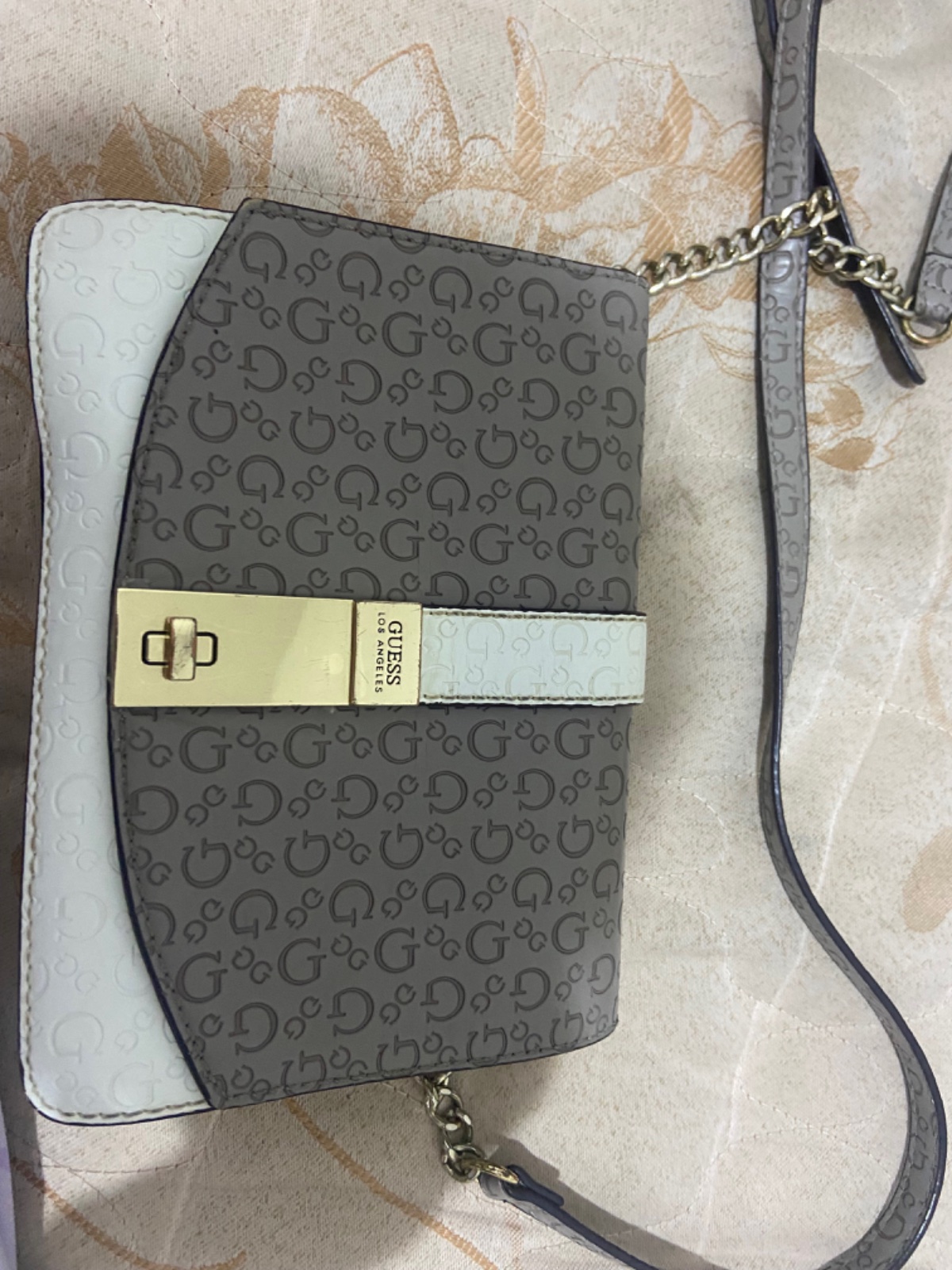 Sac á bandoulière  guess 