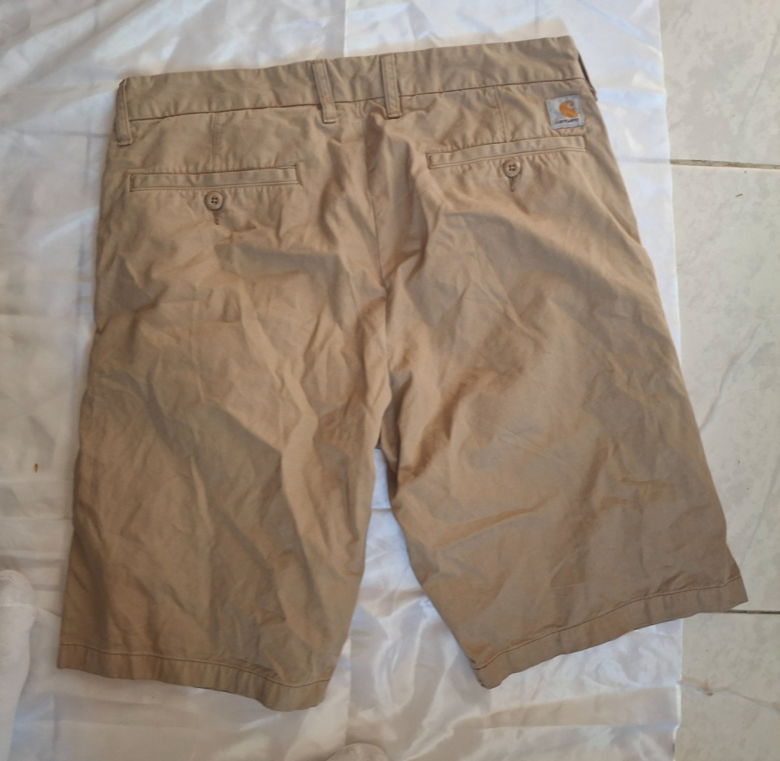 Short carhartt tres bon etat