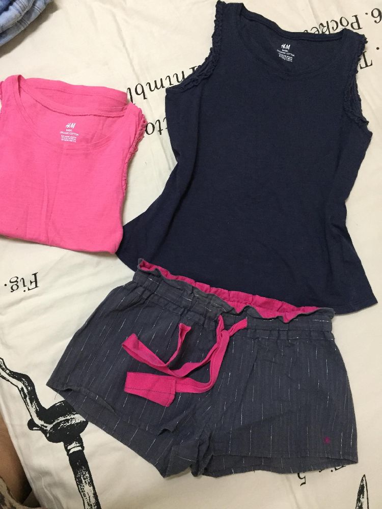Short + 2 debardeurs h&m  100% coton 