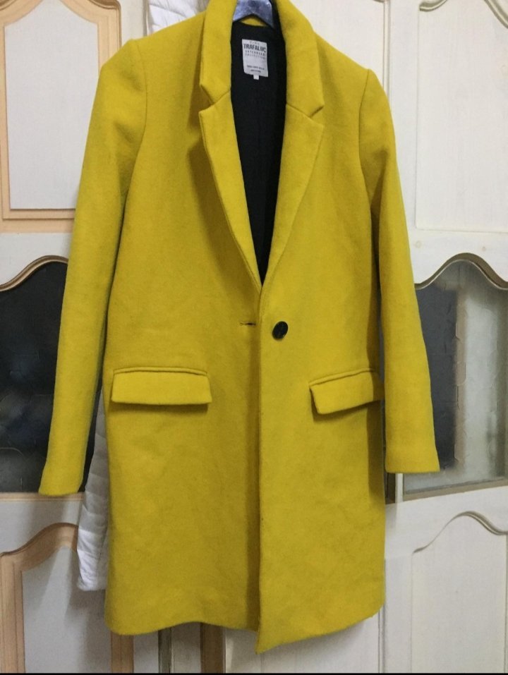 Manteau zara couleur moutarde 