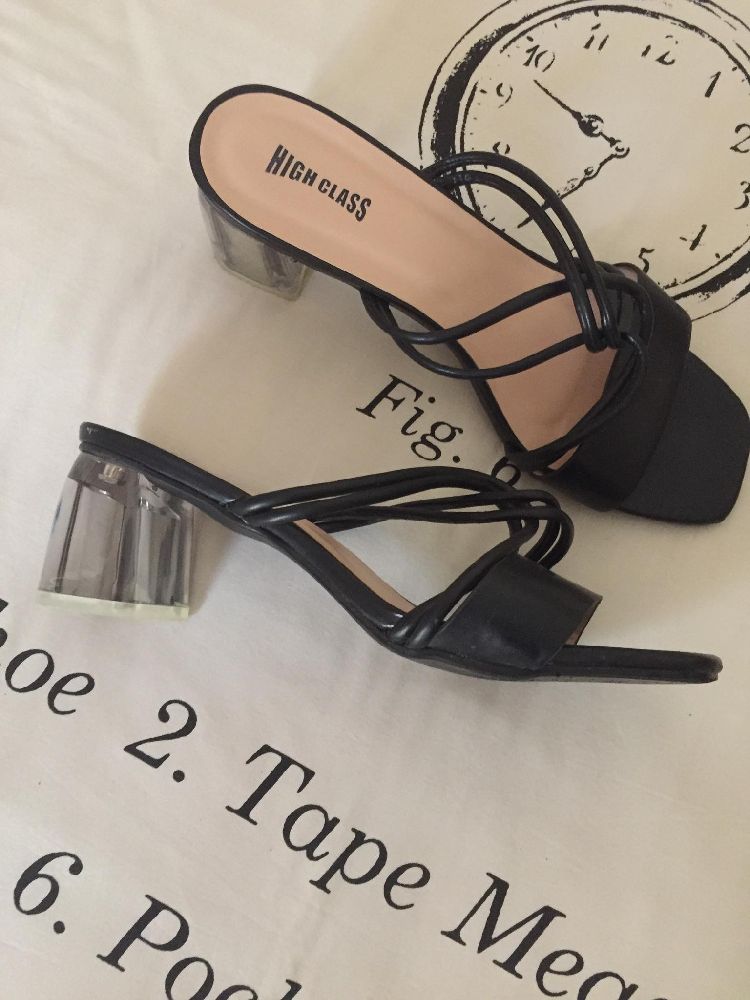 Mules importés , avec demi talon tranparent 