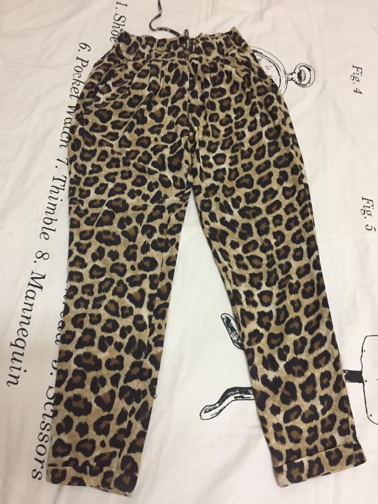 pantalon  leger avec revers et poches 