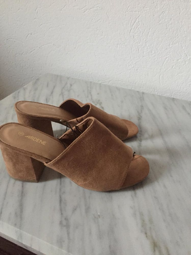 Mules a demi talon, importation France 