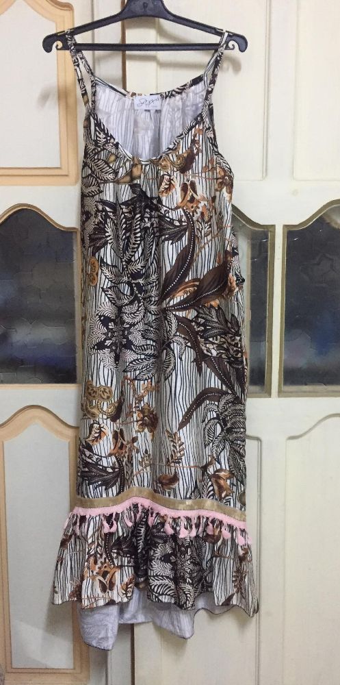 Robe longue importation France , etat comme neuve 